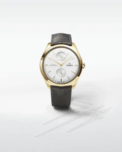 40 mm, yellow gold on leather strap