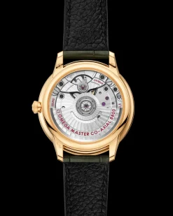 34 mm, yellow gold on leather strap