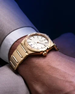 39 mm, yellow gold on yellow gold