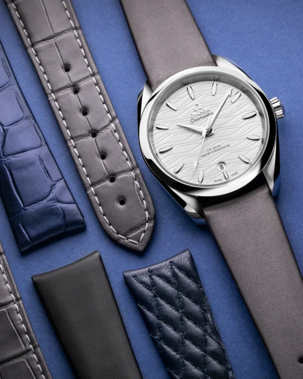 Technological‑satin grey strap with pin buckle